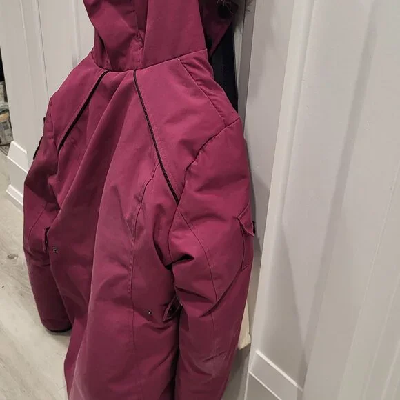 Parka - Picture 2 of 4